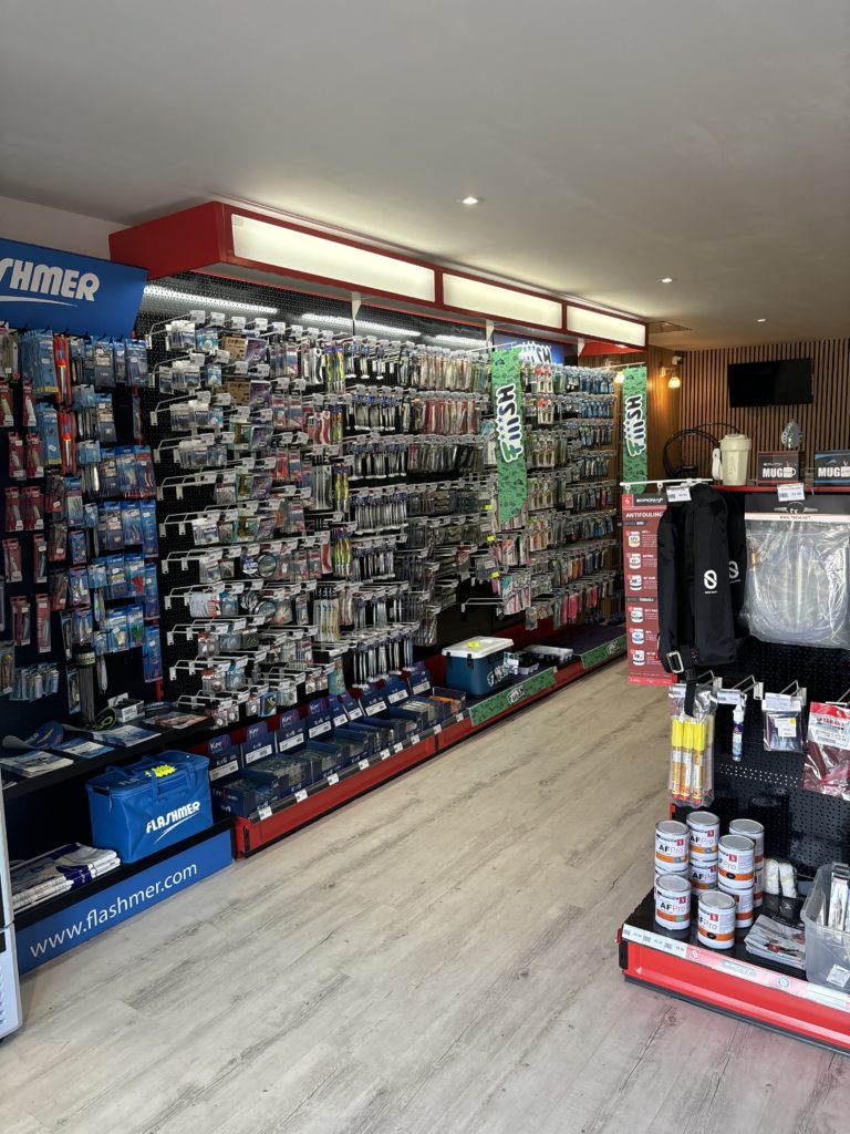 Magasin Accastillage et jeux de plage Locquirec, Meka Nautique